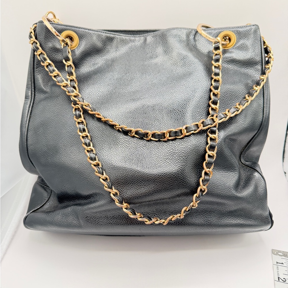 CHANEL Authentic Caviar Tote Bag - Picture 3 of 16